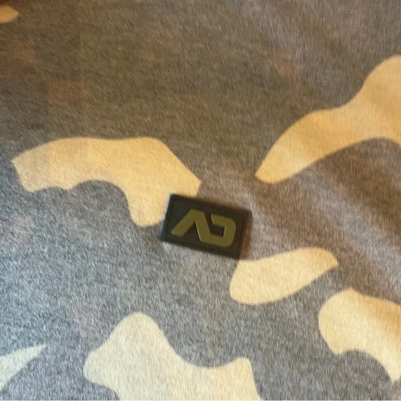 Addicted Men’s Camo Tank Top - size 4x but fits like US Medium/Large - Picture 2 of 3